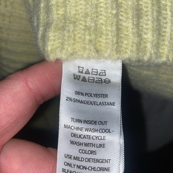 William Rast mock neck pull over size XXL - fits more like a L - Picture 5 of 5